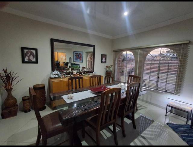 3 BEDROOM HOUSE FOR SALE IN VANDERBIJLPARK SE 4